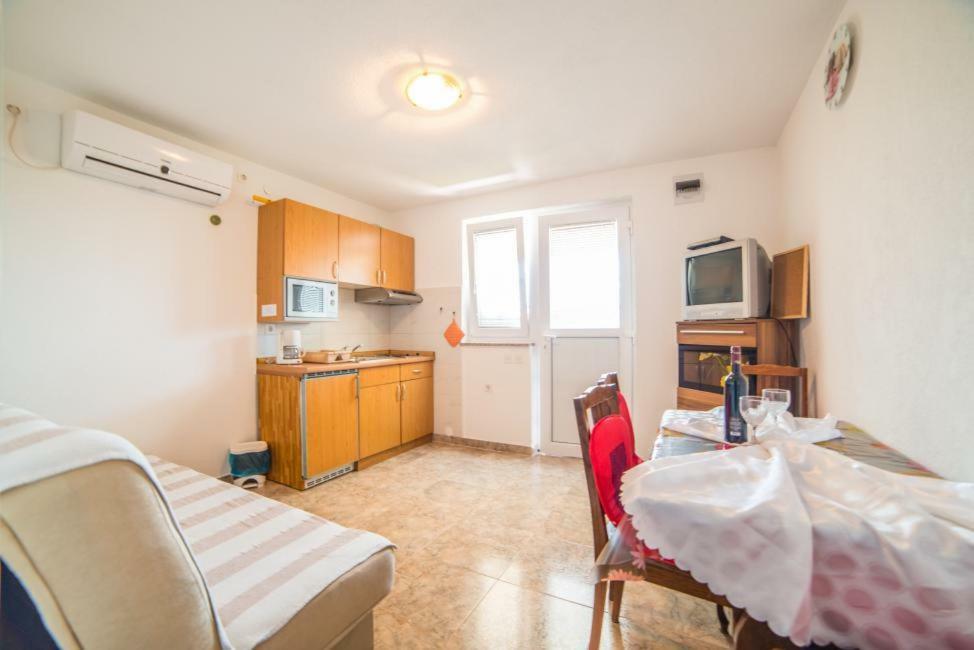 Marijan Apartment Пула Екстериор снимка